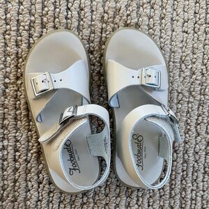 FootMates Kids White Buckle Strap Sandals